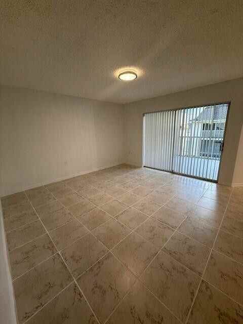 2204 Glenmoor Dr - Photo 3 of 12