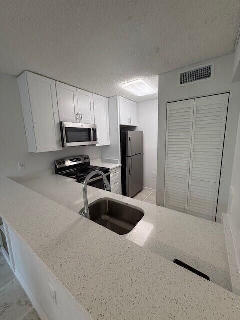 2204 Glenmoor Dr - Photo 6 of 12