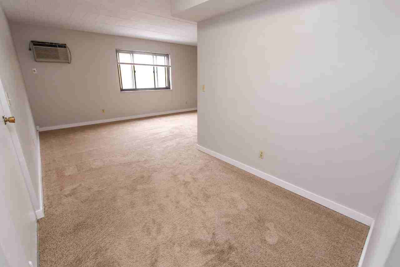 CHATEAU -- 200 - Photo 2 of 9