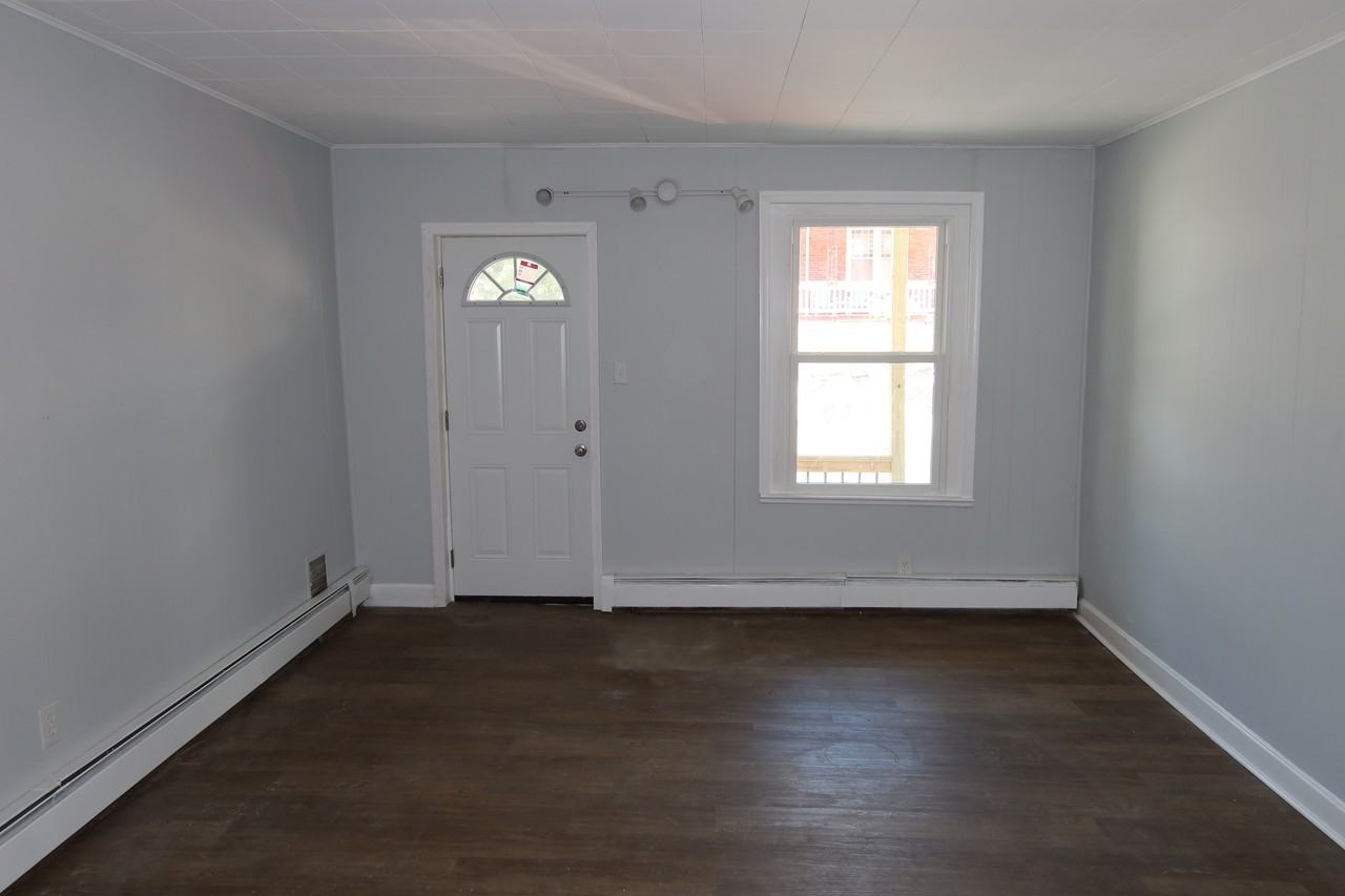 1025 W Race St #NA - Photo 2 of 19