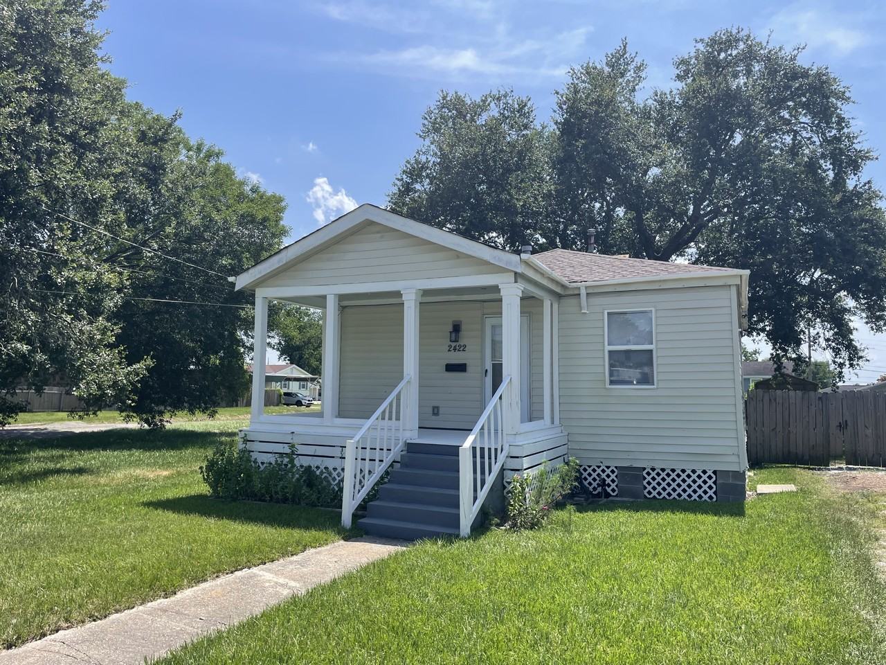 2422 Stafford St #NA - Photo 2 of 20