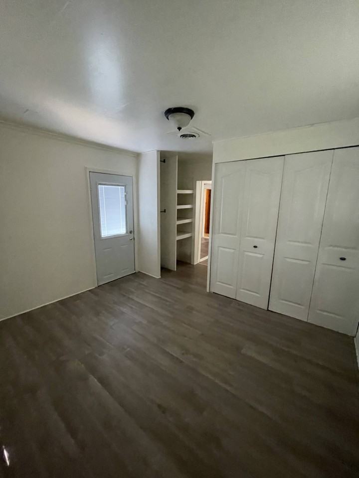 2422 Stafford St #NA - Photo 3 of 20