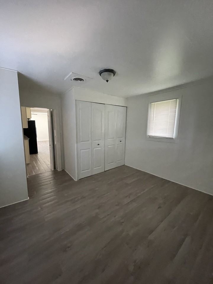 2422 Stafford St #NA - Photo 5 of 20