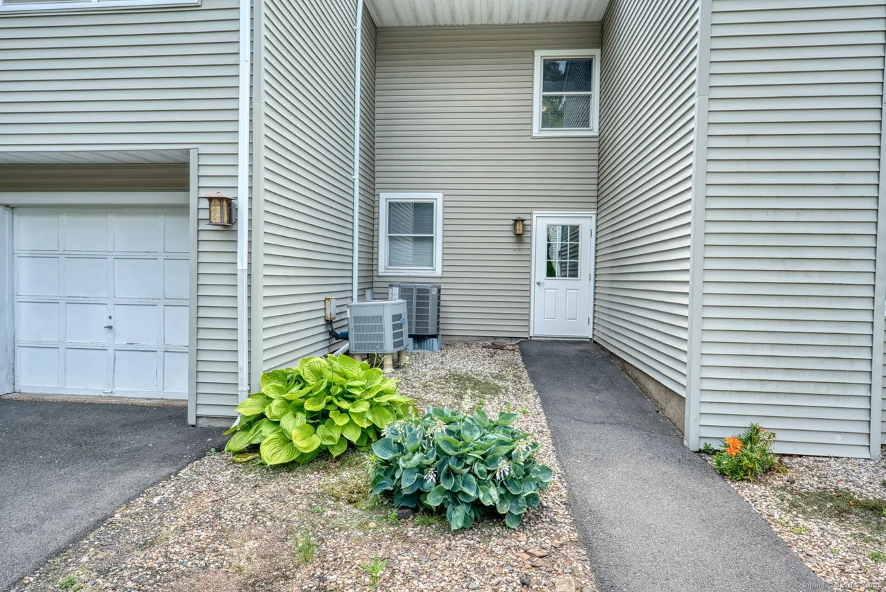 308 Carlton Ln - Photo 2 of 19