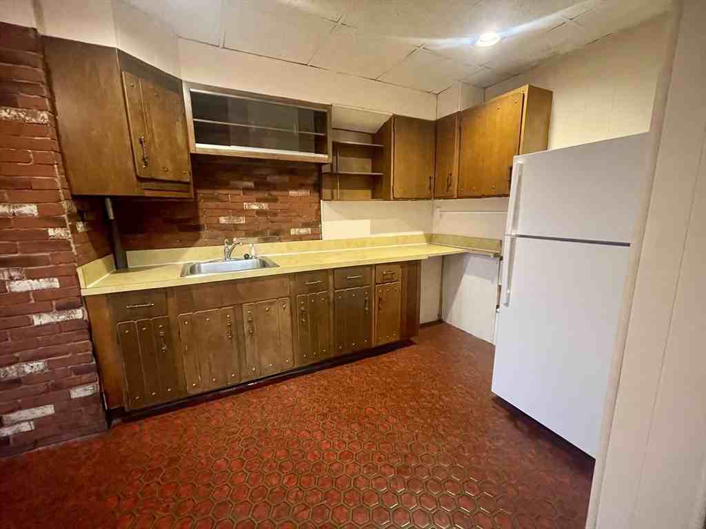 136 Saratoga St #2 - Photo 2 of 17