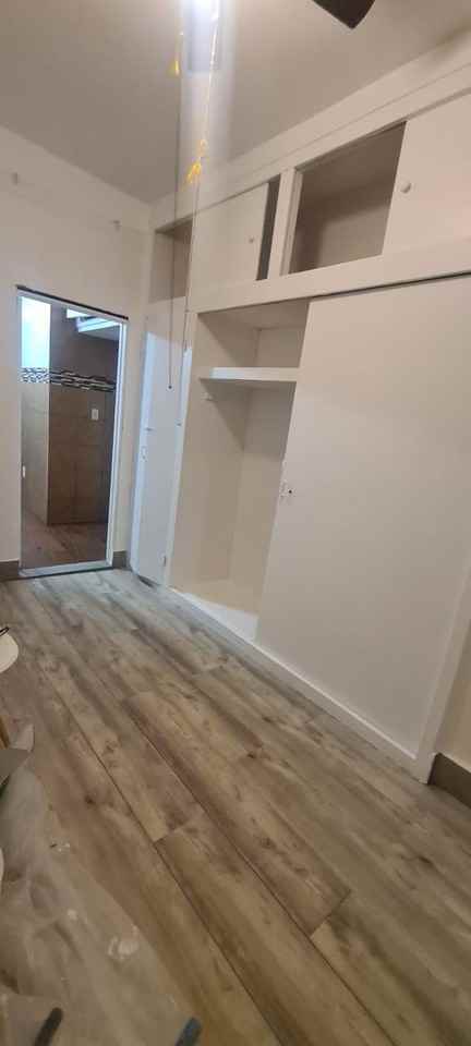 689 Seneca Ave #3R - Photo 3 of 12