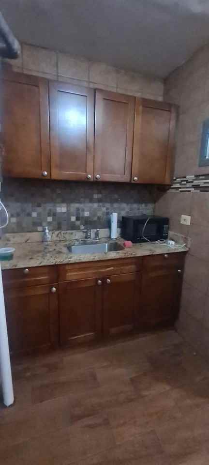 689 Seneca Ave #3R - Photo 4 of 12