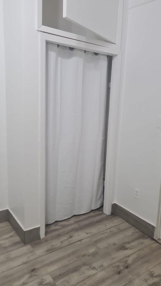 689 Seneca Ave #3R - Photo 5 of 12