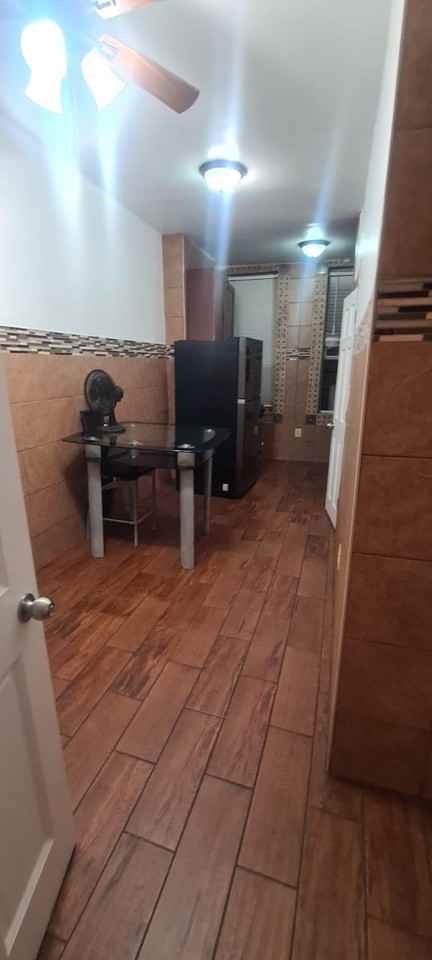 689 Seneca Ave #3R - Photo 7 of 12