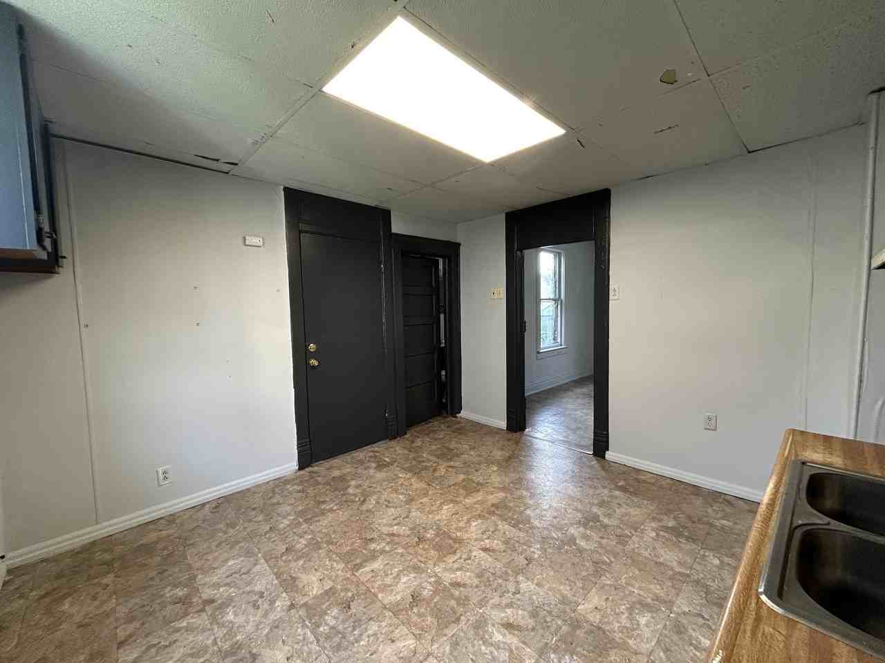 907 Jewell St #5 - Photo 5 of 17