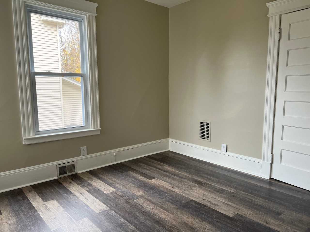 1031 Townsend Ave #NA - Photo 5 of 9