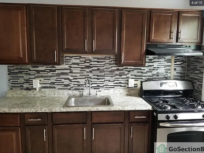 6100 Chinquapin Pkwy - Photo 2 of 12