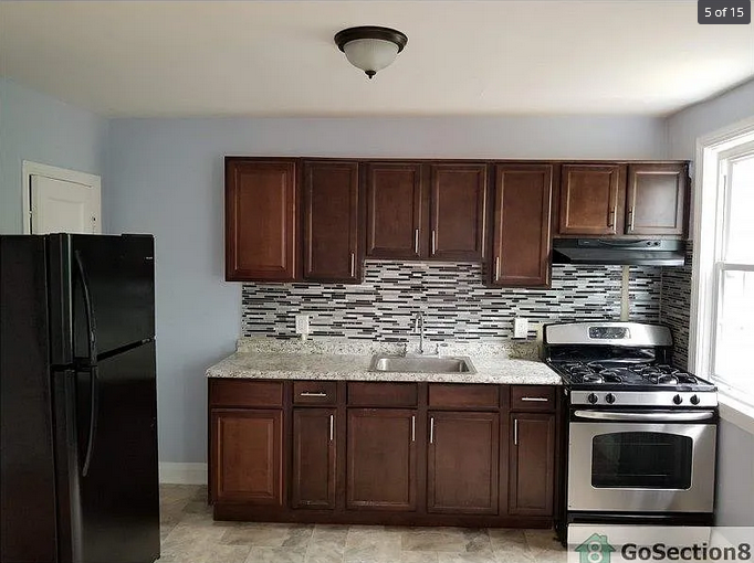 6100 Chinquapin Pkwy - Photo 3 of 12