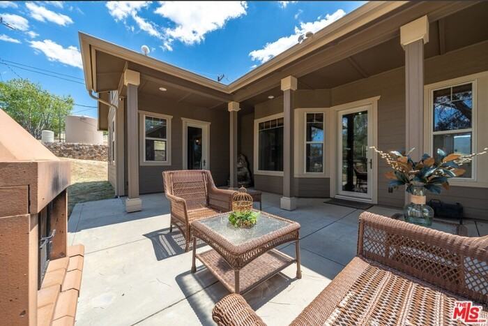 18087 Newview Dr - Photo 2 of 39