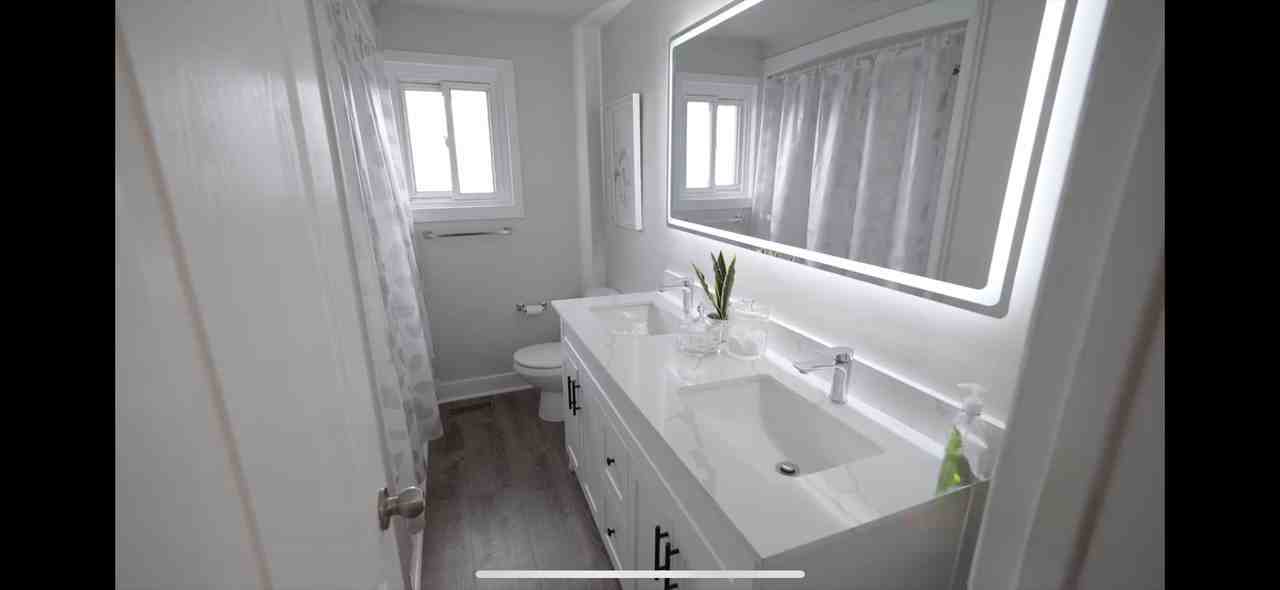 Moore Park Cres - Photo 3 of 20