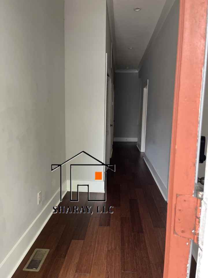 510 E 40th Street Lower - Photo 2 of 15