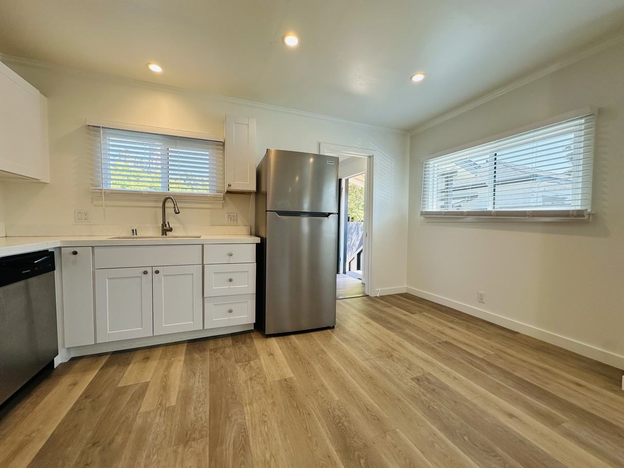 44 - 46 Ocean View - Photo 3 of 16