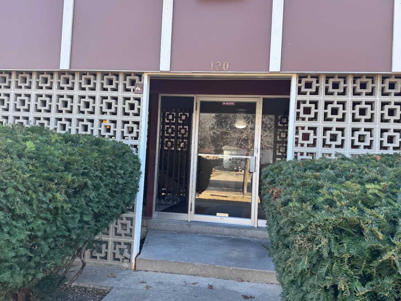 Garden Apartments - Photo 7 of 8