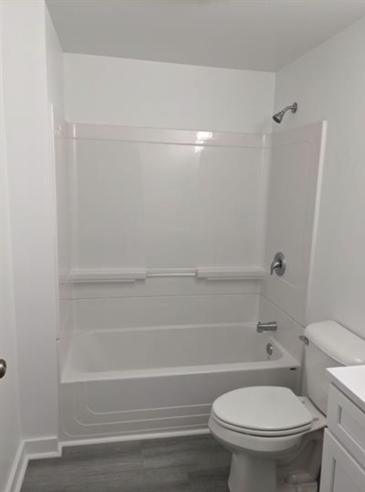 300 Lakeview Ave - Photo 4 of 8