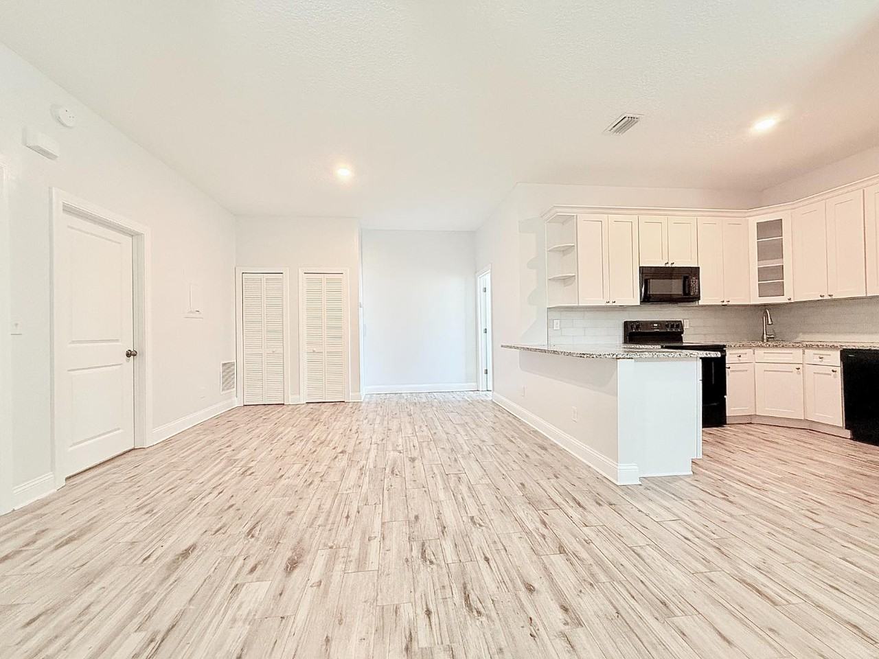 930-1 Lasalle St - Photo 2 of 11