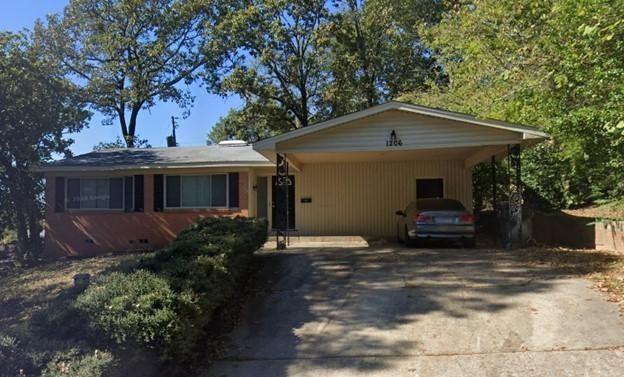 1206 N University Ave - Photo 2 of 20