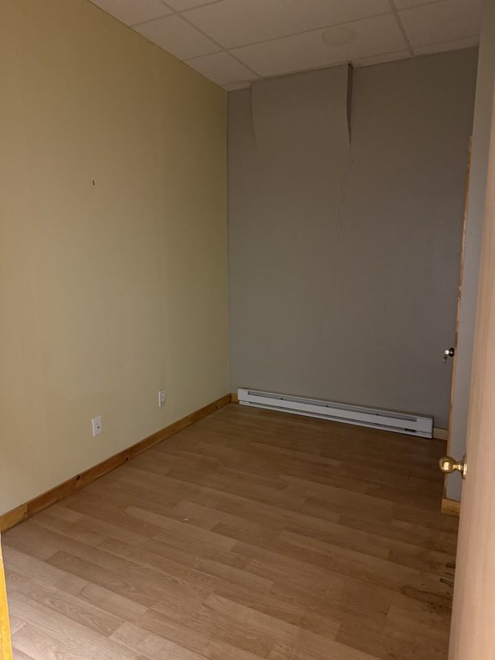 15 North Lake Avenue - Photo 4 of 6