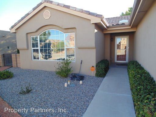 4632 Croyden Ave NW - Photo 2 of 31