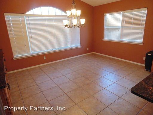 4632 Croyden Ave NW - Photo 3 of 31