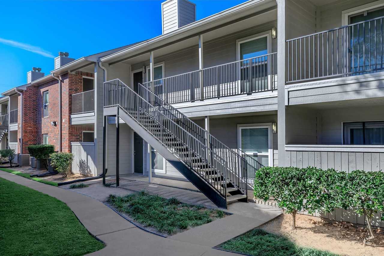 Crescent Place Apartments - Photo 7 of 17