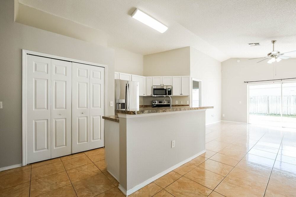 2160 Jessa Dr - Photo 5 of 16