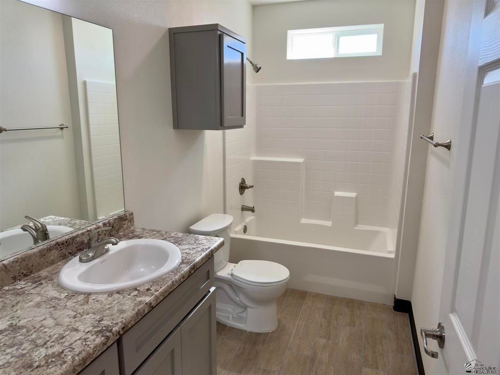 195 N 17th Ave ##201 - Photo 4 of 6