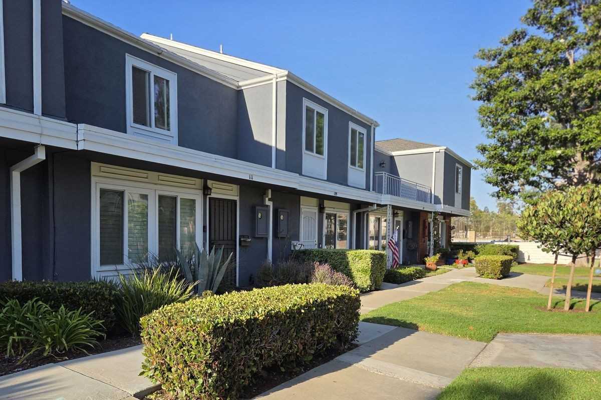 107 Morristown Ln - Photo 2 of 30