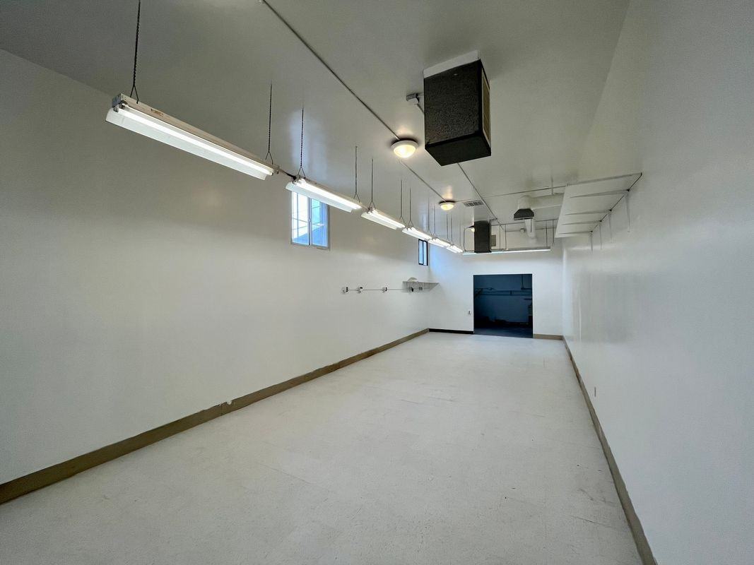 1730 Ne Broadway St - Photo 3 of 10