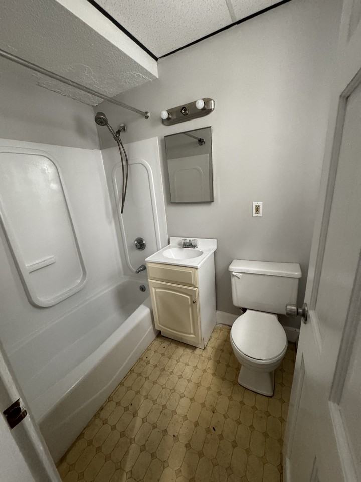 598 Brock Avenue - Photo 3 of 5