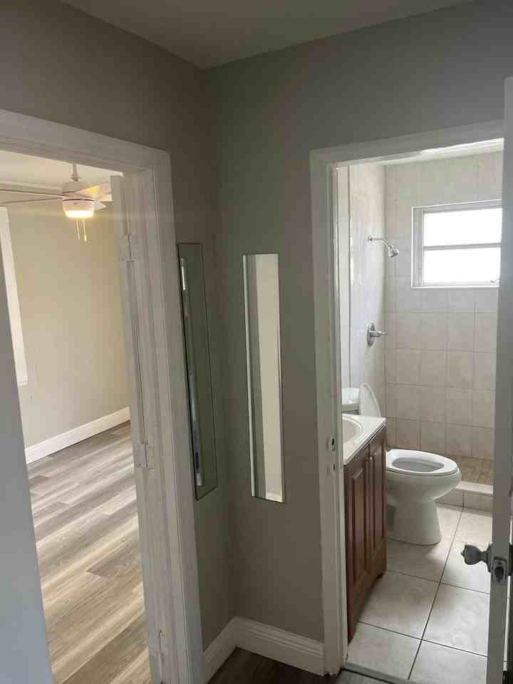 1810 Cleveland Street - Unit 2 - Photo 3 of 6