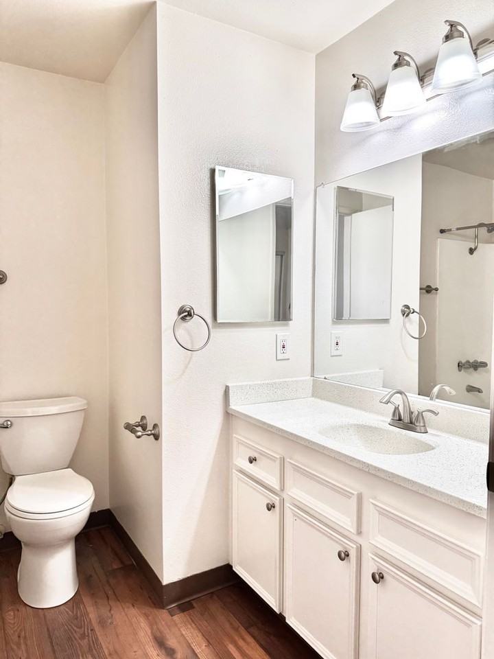 Lake Meadows Apartments - Photo 5 of 44