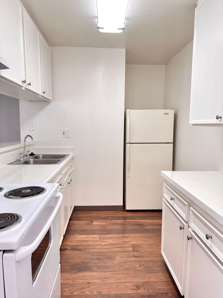 Lake Meadows Apartments - Photo 4 of 44