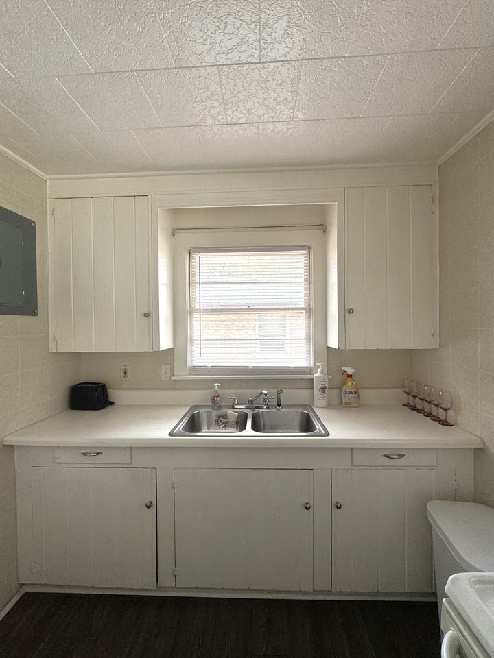 7203 Porcher Drive - Photo 4 of 38