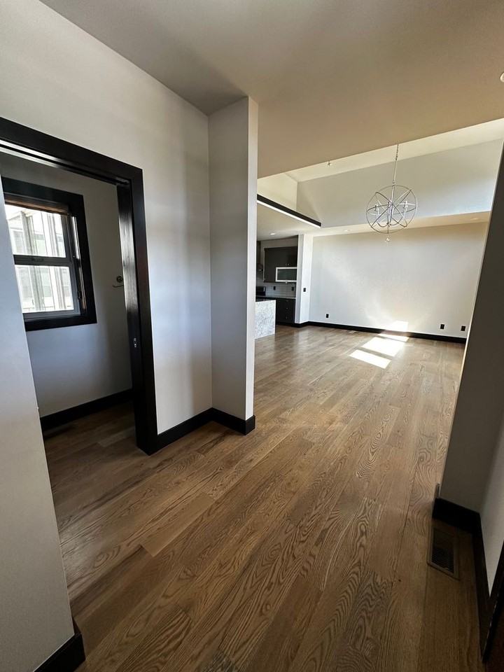 3157 Summer View Ln - Photo 2 of 45