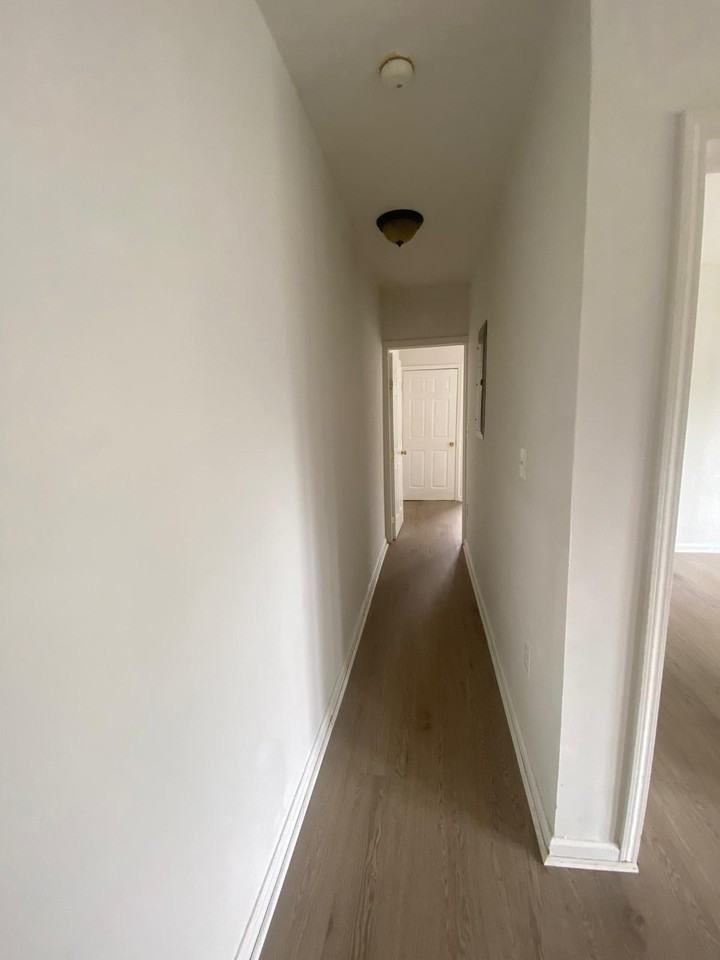 2859 South Salina Street - Photo 5 of 8