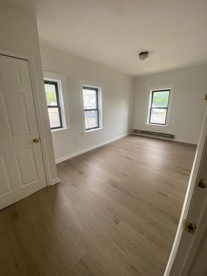 2859 South Salina Street - Photo 7 of 8