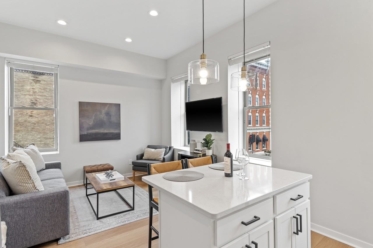 300 Main Street - Photo 2 of 33