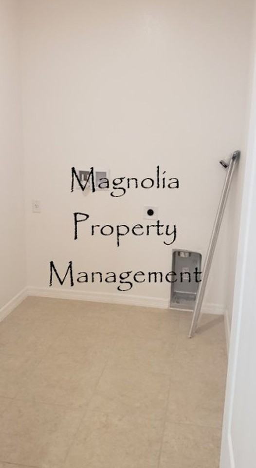 1060 Kobuk Street - Photo 5 of 12