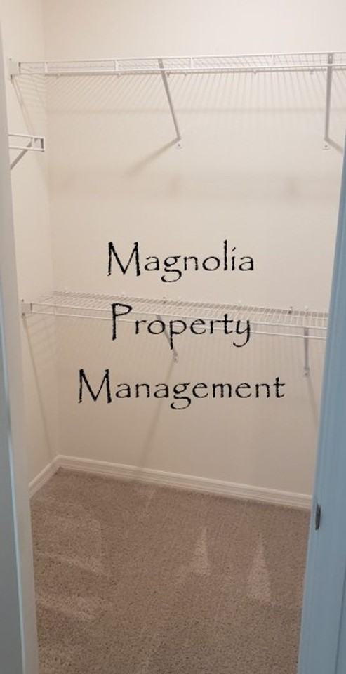 1060 Kobuk Street - Photo 7 of 12