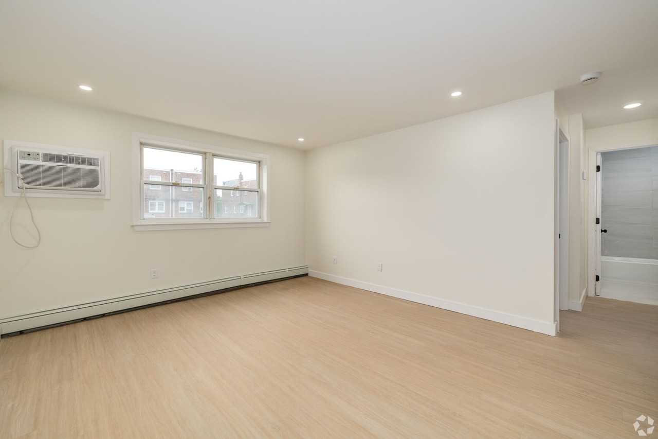 Tyson Arms Apartments - Photo 4 of 36