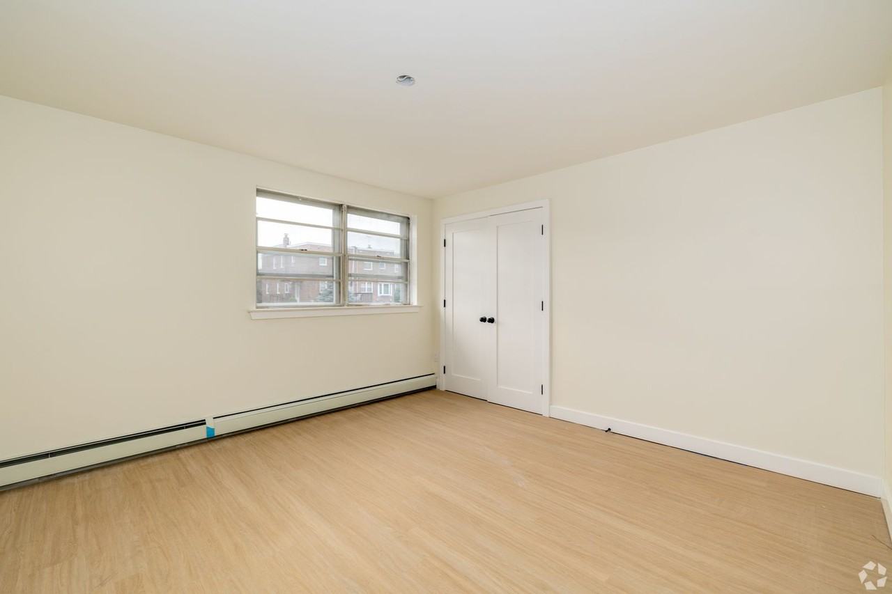 Tyson Arms Apartments - Photo 5 of 36