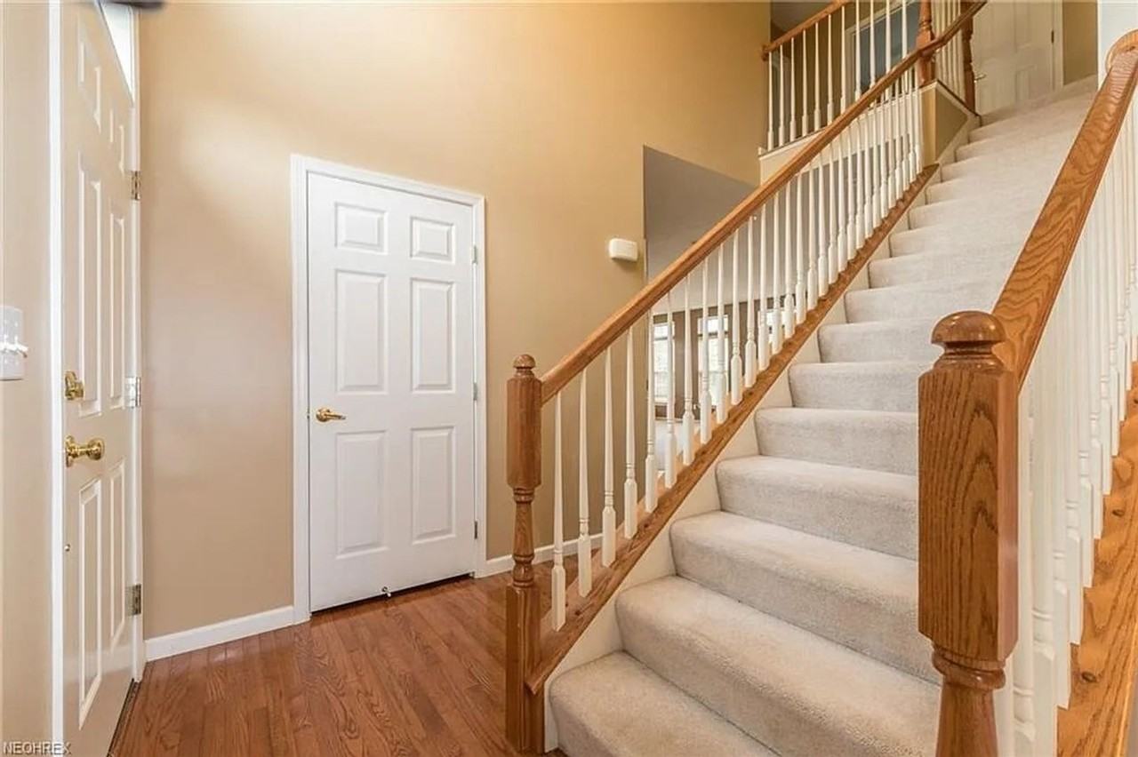 9254 Ashcroft Ln - Photo 5 of 29