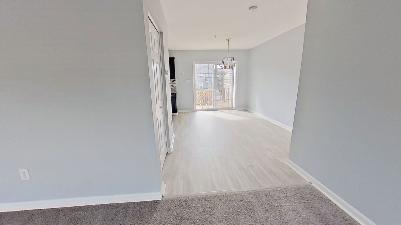 450 Fisher Dr - Photo 6 of 15