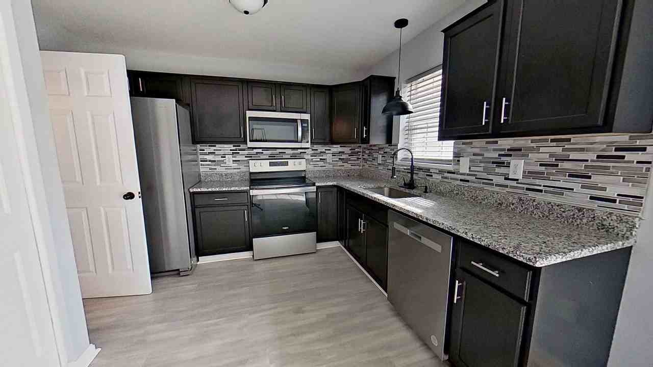 450 Fisher Dr - Photo 7 of 15