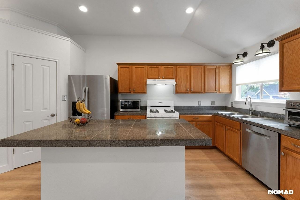 5613 Lomita Verde Cir - Photo 2 of 18